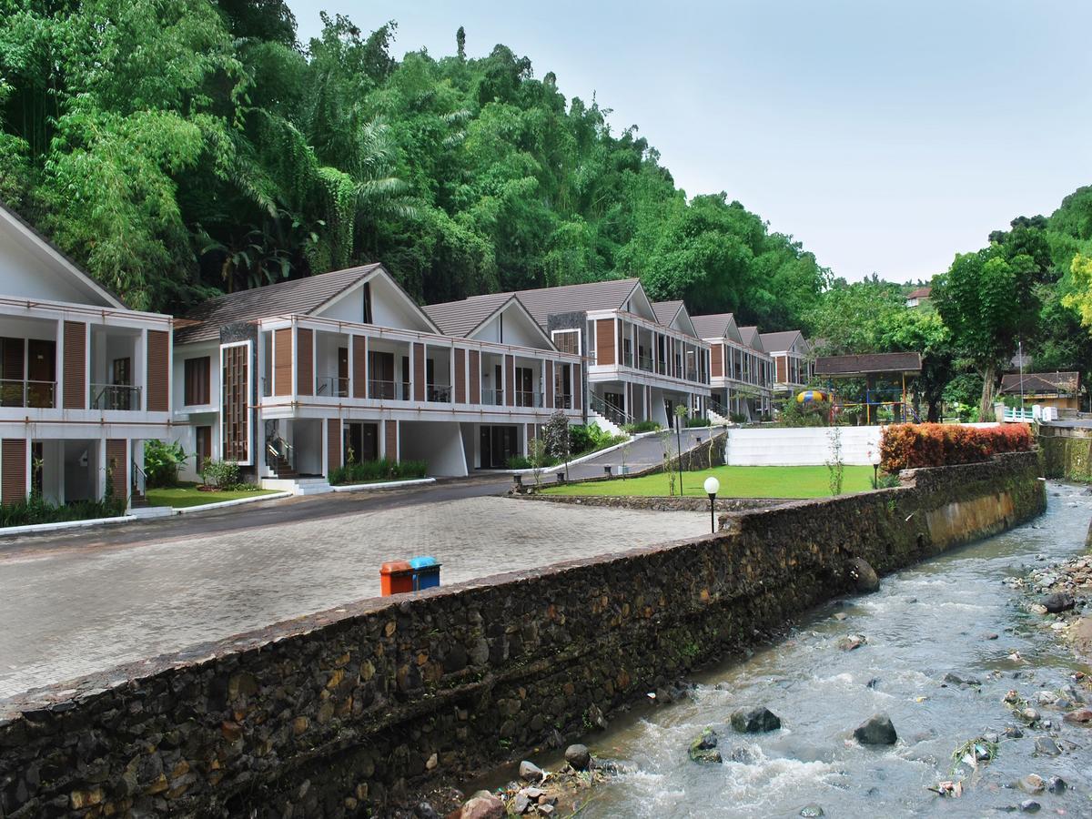 Zuri Resort Cipanas Puncak Εξωτερικό φωτογραφία