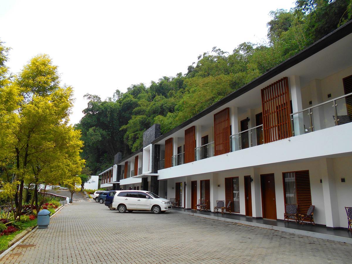 Zuri Resort Cipanas Puncak Εξωτερικό φωτογραφία