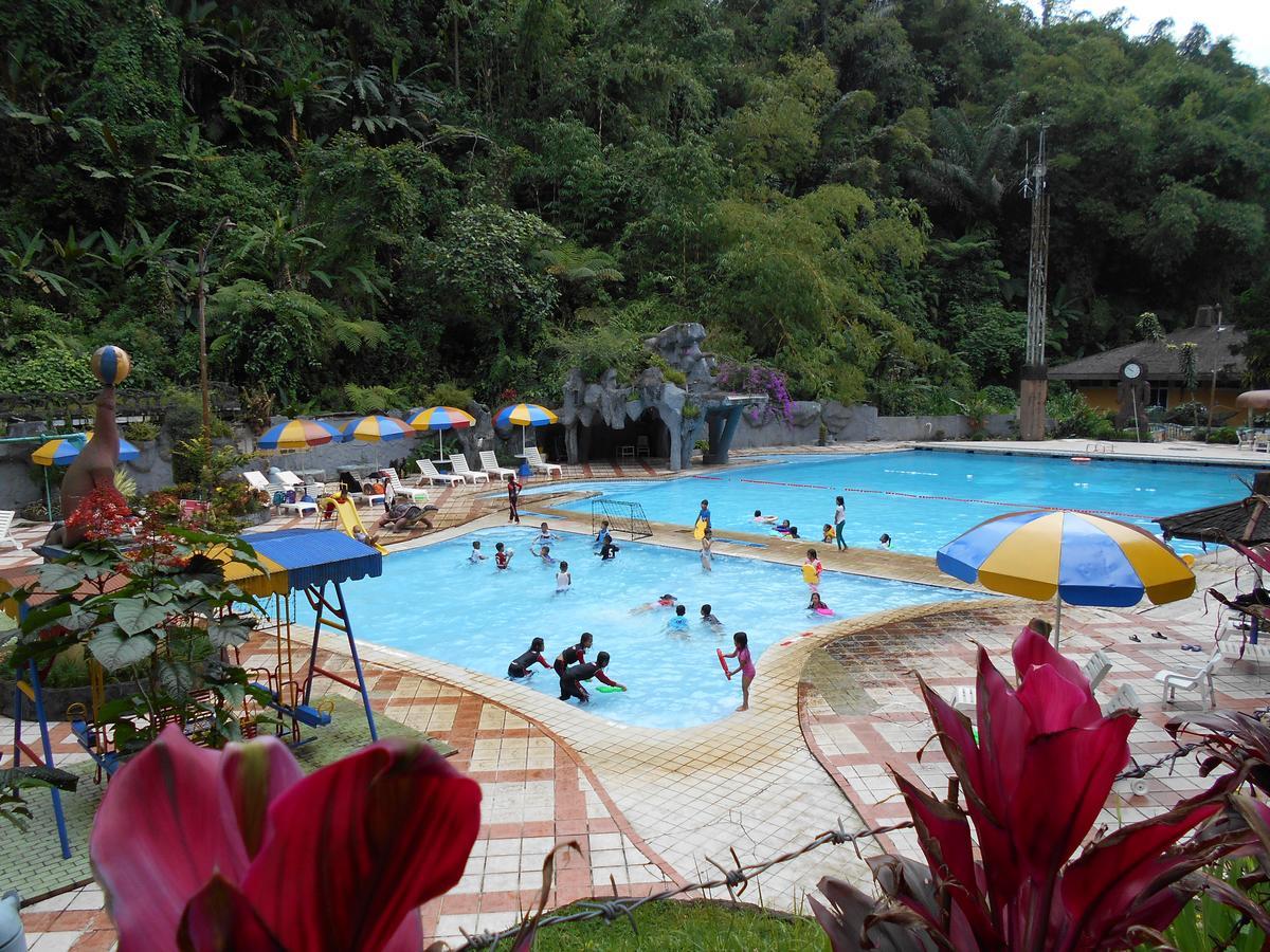 Zuri Resort Cipanas Puncak Εξωτερικό φωτογραφία