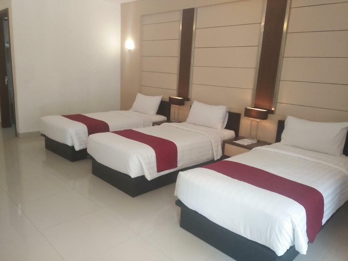 Zuri Resort Cipanas Puncak Εξωτερικό φωτογραφία