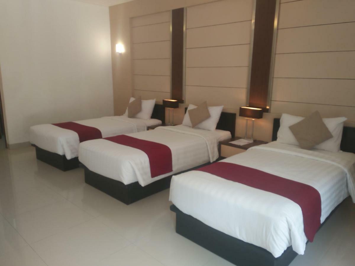 Zuri Resort Cipanas Puncak Εξωτερικό φωτογραφία