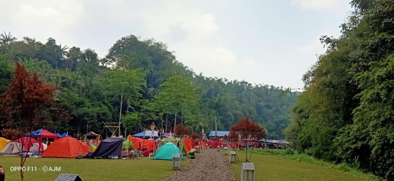 Zuri Resort Cipanas Puncak Εξωτερικό φωτογραφία