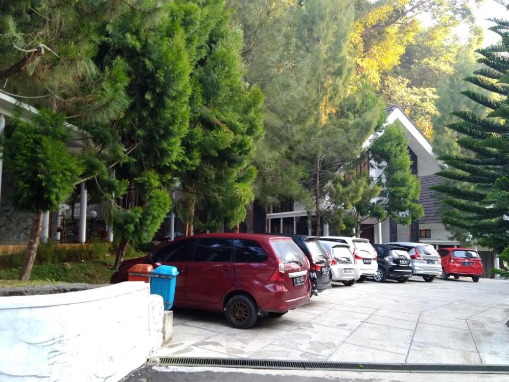 Zuri Resort Cipanas Puncak Εξωτερικό φωτογραφία