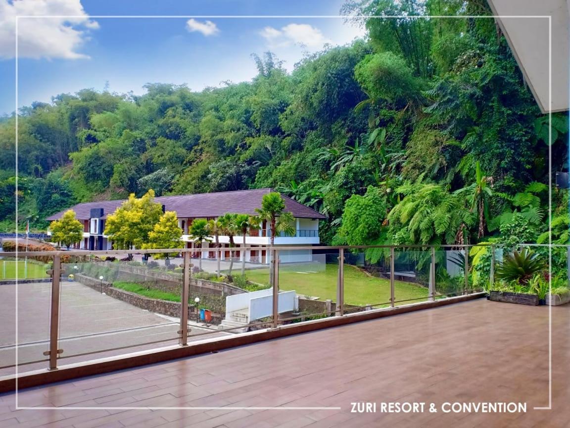 Zuri Resort Cipanas Puncak Εξωτερικό φωτογραφία